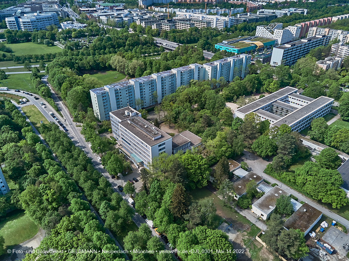 14.05.2022 - Luftbilder von der Baustelle Haus für Kinder in Neuperlach